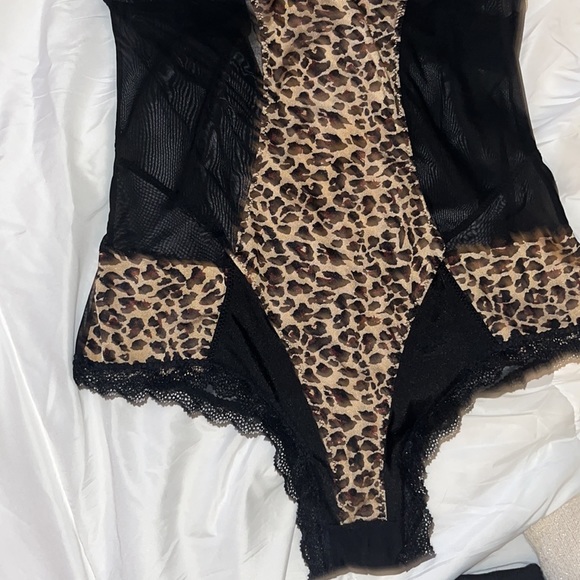 COPY - Plus size Women's Cheetah Print Stretch Lace and Mesh Teddy Bodysuit 3X - Picture 2 of 7